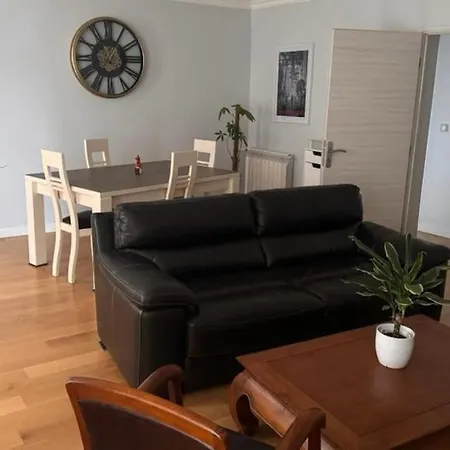 Spacious 2 Beds Bastille 公寓 *